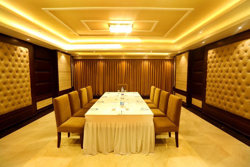 Awesome Palace Guwahati Exterior foto