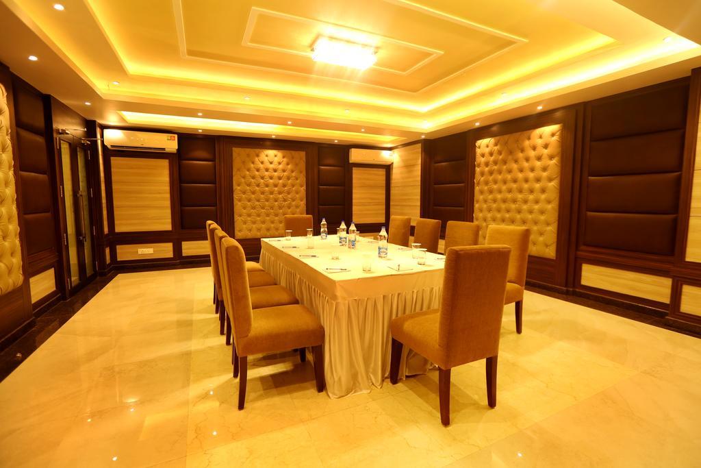 Awesome Palace Guwahati Exterior foto