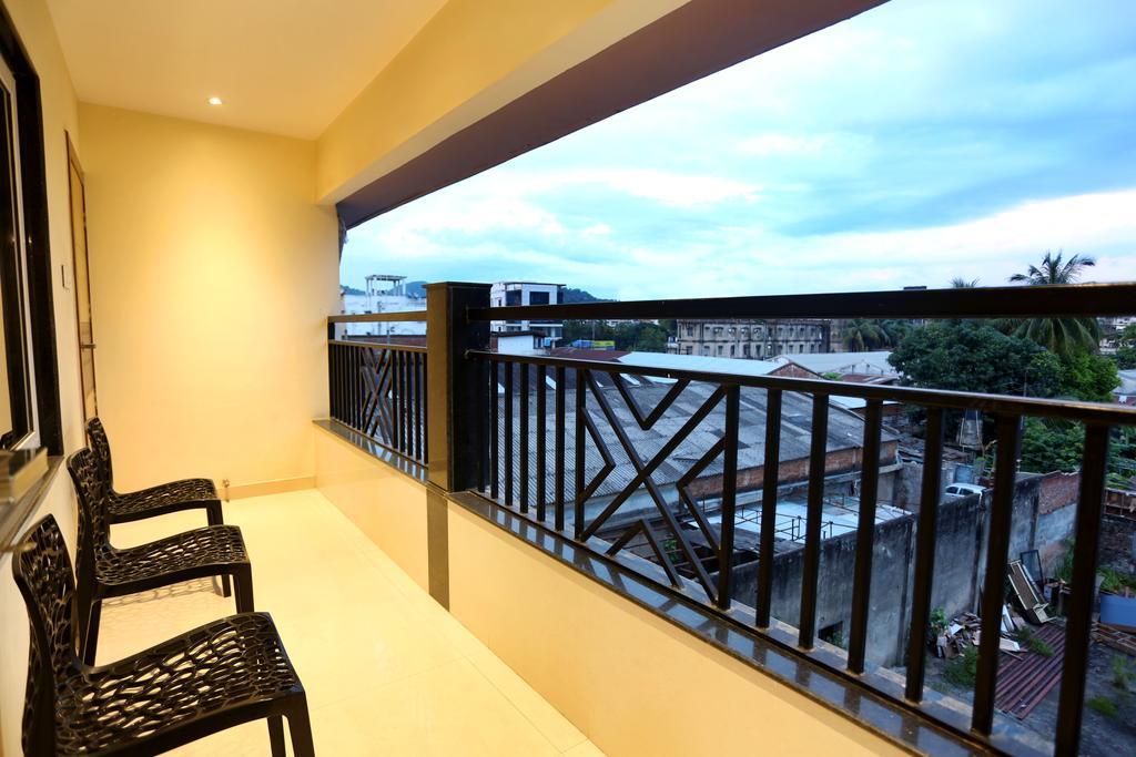 Awesome Palace Guwahati Exterior foto