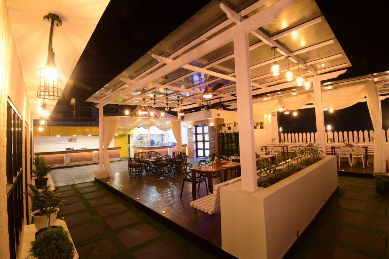 Awesome Palace Guwahati Exterior foto