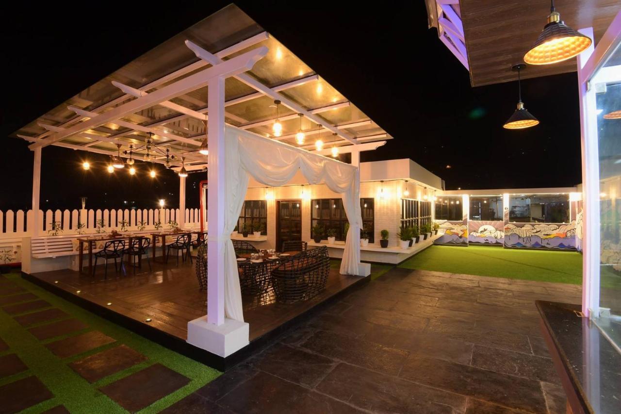 Awesome Palace Guwahati Exterior foto